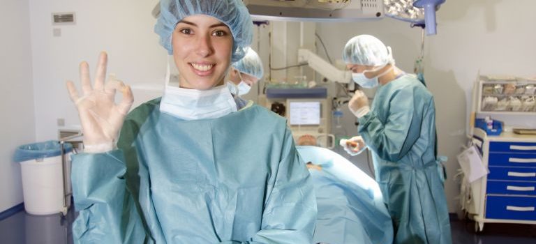 新宿にはびこる便利すぎる都市内科その裏側で動く健康不安ビジネスの実態